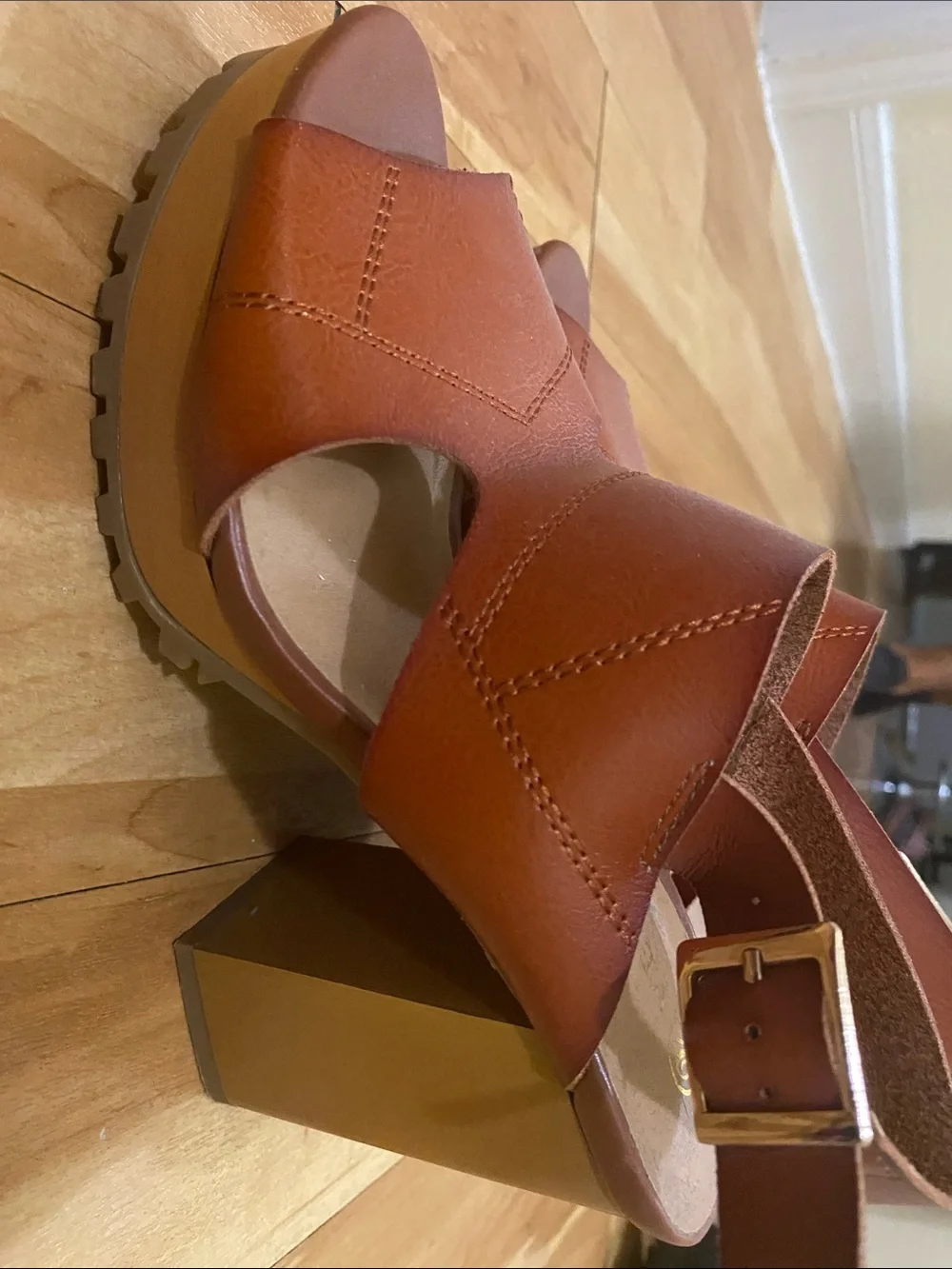 Versona leather slingback